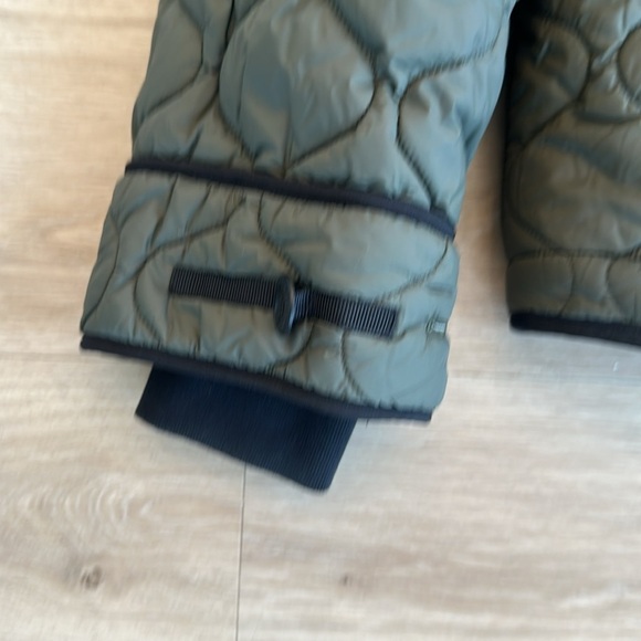 Moose Knuckles
Webster Jacket women size large - Picture 7 of 12